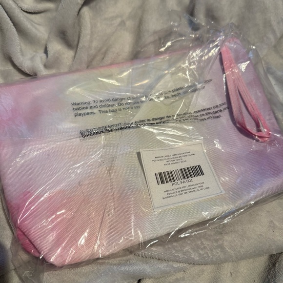 NWT Poolside New York Ombre Wet/Dry Pouch - Picture 2 of 4